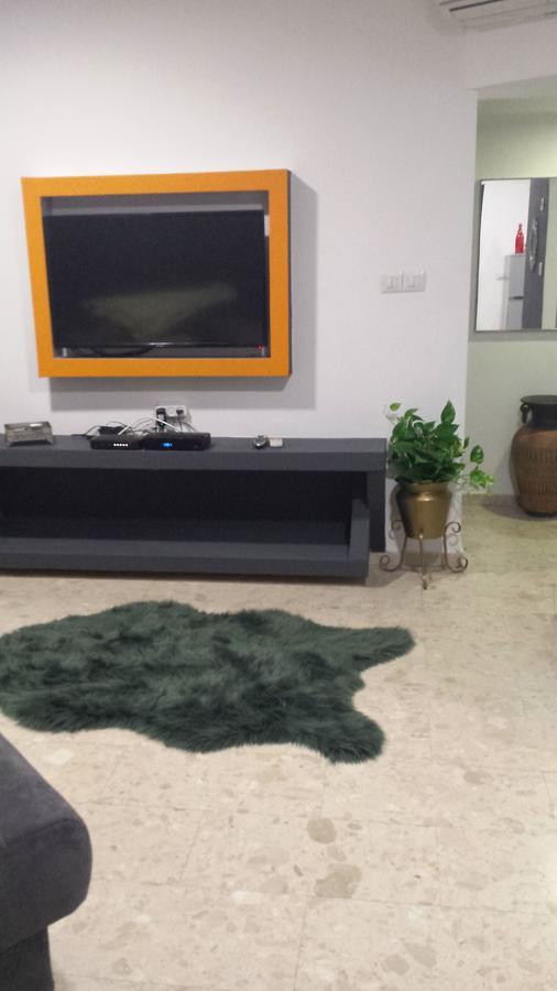 Royal Park Lakeview Apartment 엘라트 외부 사진